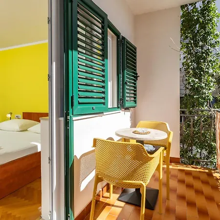 Guest house Damir Makarska