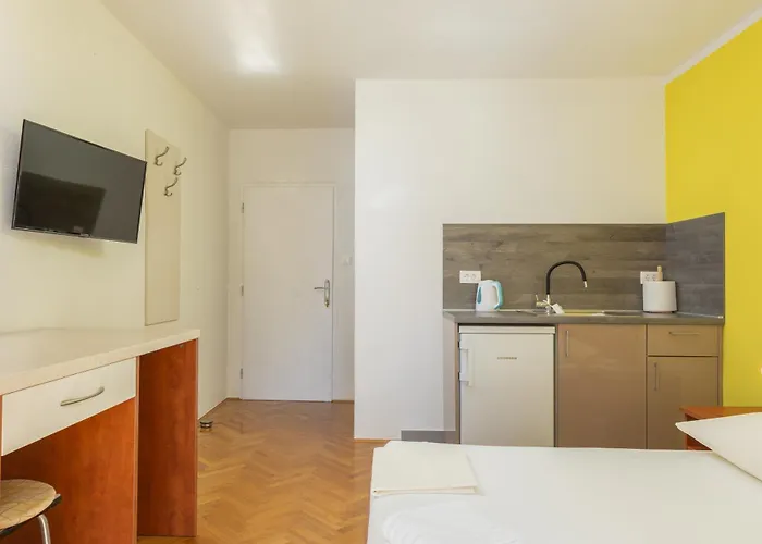 招待所 Damir 马卡尔斯卡